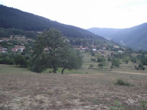  Büyük Kızık köyü / Dikmen-Sinop ; Hemen doğusundaki Gıran Tepesi'nden çekilmiştir.