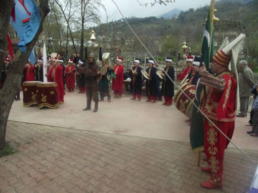  Derekızık - Kestel - Bursa ; Köy ve Şölen Alanı ; Mehter Takımı - 24 Nisan 2010 Pazar 12; 27