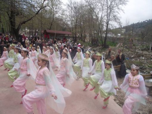  Derekızık - Kestel - Bursa ; Şölen Alanı ; Halk Oyunları - 24 Nisan 2010 Pazar 13;16