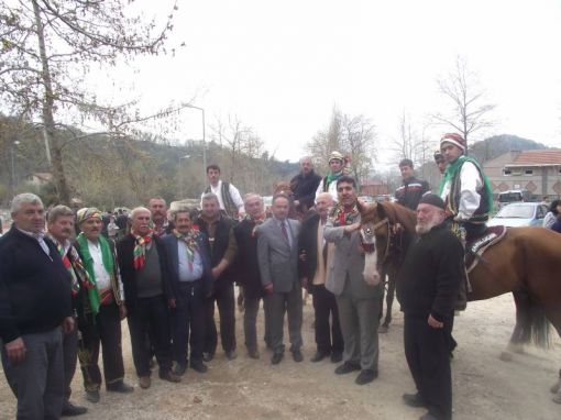  Derekızık - Kestel - Bursa ; Şölen Alanı ; Kızık Halkı ;