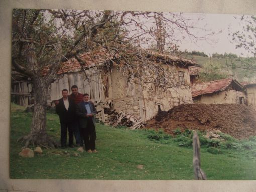  KARABÜK  ; Ovacık ; Kızık köyü ; 23 Nisan 2006 Pazar 12:10